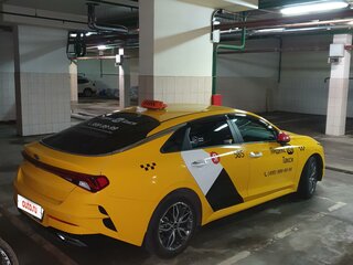 2021 Kia K5 III, жёлтый, 2800000 рублей, вид 5