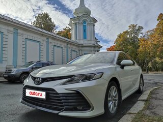 2021 Toyota Camry VIII (XV70) Рестайлинг, белый, 4950000 рублей, вид 1