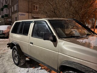 1992 Nissan Pathfinder I, бежевый, 550000 рублей, вид 4
