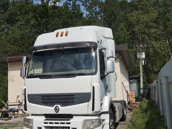 2011 Renault Premium, белый, 3000000 рублей - вид 4