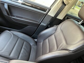 2017 Volkswagen Touareg II Рестайлинг, коричневый, 3200000 рублей, вид 4