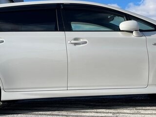 2011 Toyota Wish II, белый, 1440000 рублей, вид 3