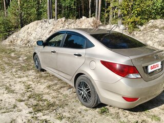 2012 Hyundai Solaris I, бежевый, 600000 рублей, вид 5