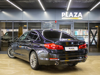 2017 BMW 5 серии 520d xDrive VII (G30/G31/G38), чёрный, 2699000 рублей, вид 3