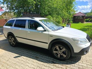 2012 Skoda Octavia Scout II (A5) Рестайлинг, белый, 1450000 рублей, вид 4