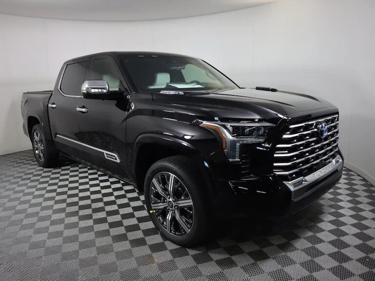 Открыть фотографии: Toyota Tundra III
