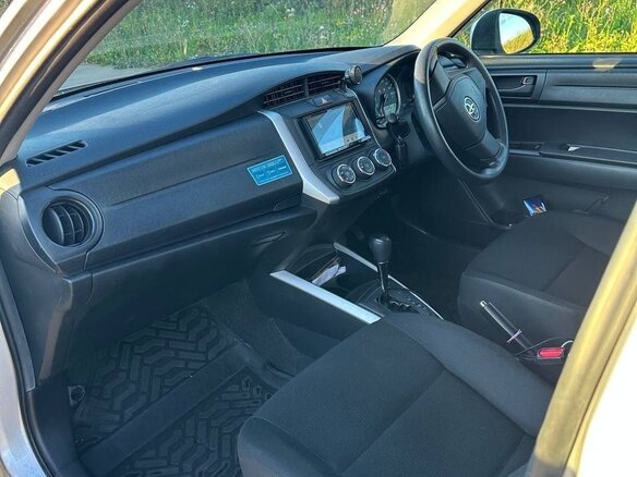 2019 Toyota Corolla Fielder XI (E160, E170) Рестайлинг 2, серебристый, 1450000 рублей - вид 13
