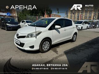 2013 Toyota Vitz III (XP130), белый, 839000 рублей, вид 5