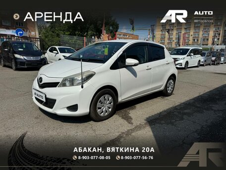 2013 Toyota Vitz III (XP130), белый, 839000 рублей, вид 5