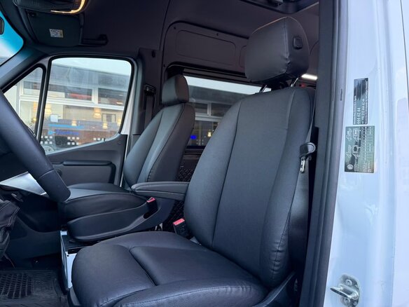 2026 Mercedes-Benz Sprinter, белый - вид 11