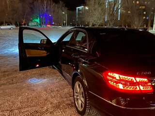 2012 Mercedes-Benz E-Класс 200 7G-Tronic IV (W212, S212, C207), чёрный, 1550000 рублей, вид 5