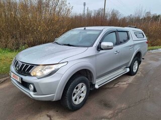 2017 Mitsubishi L200 V, серебристый, 2370000 рублей, вид 1