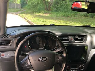 2013 Kia Rio 5-speed III, белый, 559000 рублей, вид 5
