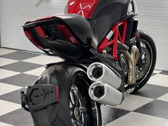 2012 Ducati Diavel, серый, 1270000 рублей - вид 2