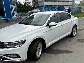 2020 Volkswagen Passat B8 Рестайлинг, белый, 2550000 рублей, вид 1