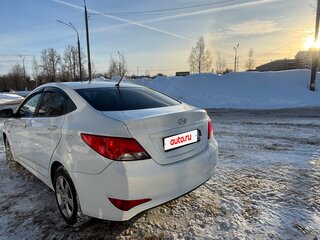 2016 Hyundai Solaris I Рестайлинг, белый, 600000 рублей, вид 4