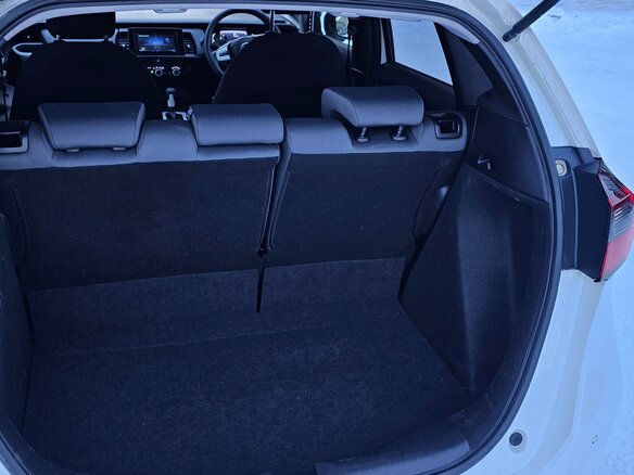 2020 Honda Fit IV, белый, 1535000 рублей - вид 18