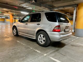 2005 Mercedes-Benz M-Класс 350 I (W163) Рестайлинг, серебристый, 1150000 рублей, вид 4