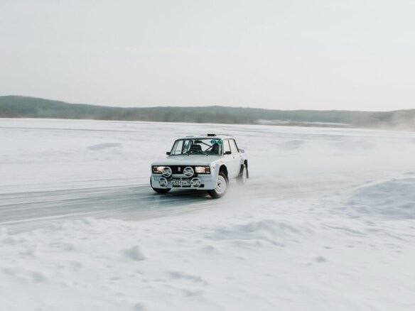 2008 Lada (ВАЗ) 2105, белый, 1500000 рублей - вид 16