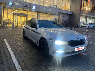2017 BMW 5 серии 520i VII (G30/G31/G38), белый, 2399000 рублей, вид 1