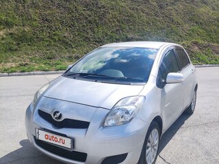 2009 Toyota Vitz II (XP90), серый, 710000 рублей, вид 1