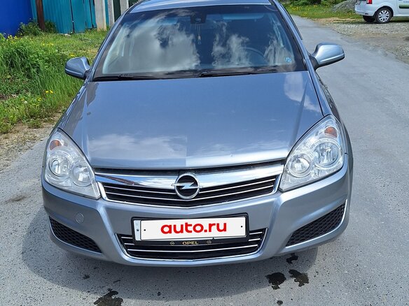2011 Opel Astra H Рестайлинг, серый, 520000 рублей - вид 2