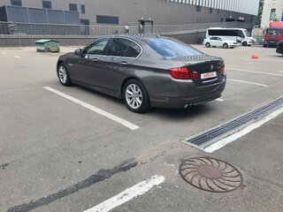 2013 BMW 5 серии 520i VI (F10/F11/F07), коричневый, 1750000 рублей, вид 4