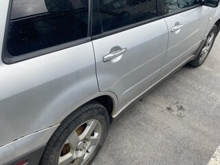 2002 Mitsubishi Outlander I, серебристый, 650000 рублей, вид 2