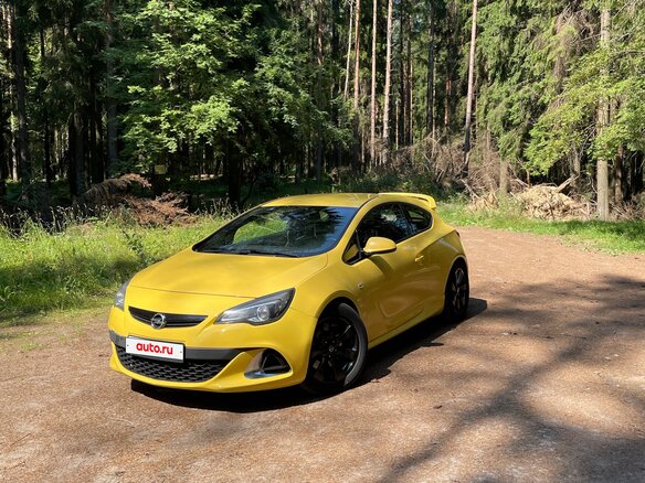 2013 Opel Astra OPC J, жёлтый, 1100000 рублей - вид 3