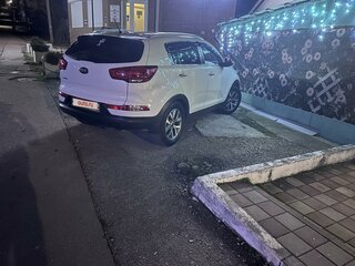 2015 Kia Sportage III Рестайлинг, белый, 2150000 рублей, вид 4