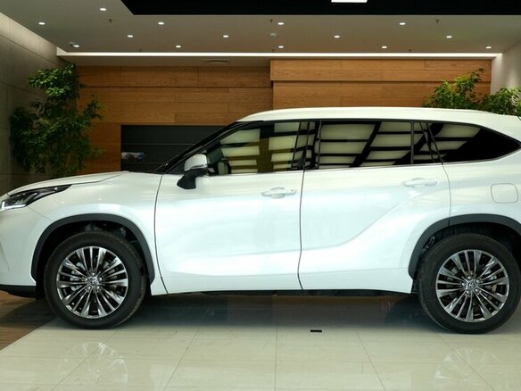 2026 Toyota Highlander IV (XU70), белый - вид 2
