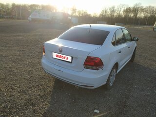 2016 Volkswagen Polo V Рестайлинг, белый, 491000 рублей, вид 4