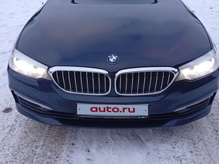 2018 BMW 5 серии 520i VII (G30/G31/G38), синий, 3100000 рублей, вид 2