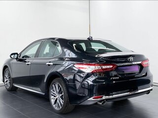 2023 Toyota Camry VIII (XV70) Рестайлинг, чёрный, 4100000 рублей, вид 4