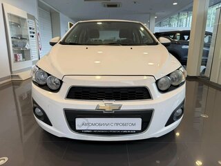 2014 Chevrolet Aveo II, белый, 660000 рублей, вид 5