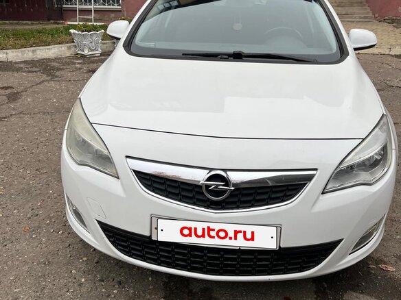 2011 Opel Astra J, белый, 700000 рублей