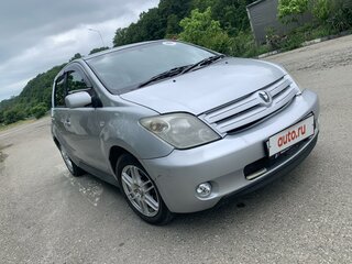 2002 Toyota Ist I, серебристый, 350000 рублей, вид 1