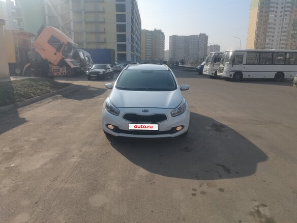 2013 Kia Ceed II, белый, 800000 рублей - вид 1
