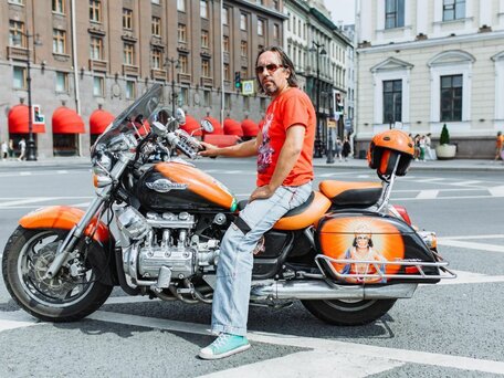 1999 Honda Valkyrie 1500, красный, 750000 рублей, вид 2