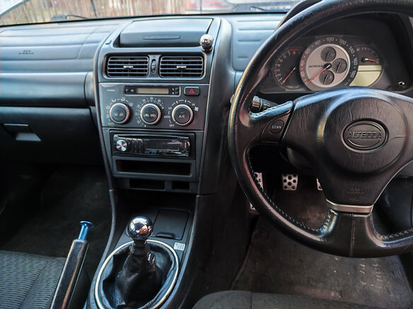 2001 Toyota Altezza, серый, 950000 рублей - вид 9