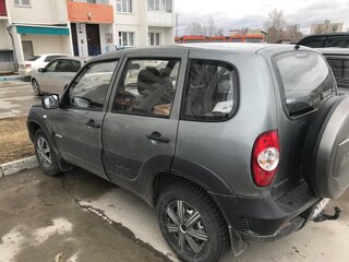 2015 Chevrolet Niva I Рестайлинг, серый, 690000 рублей, вид 4