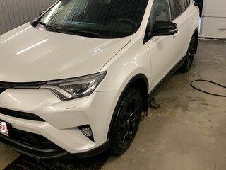 2018 Toyota RAV4 IV (XA40) Рестайлинг, белый, 3000000 рублей, вид 1