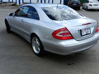 2002 Mercedes-Benz CLK-Класс 240 II (W209), серебристый, 700000 рублей, вид 4