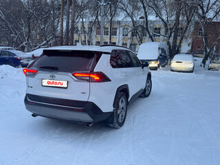 2021 Toyota RAV4 V (XA50), белый, 3400000 рублей, вид 5
