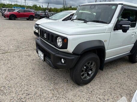2021 Suzuki Jimny Sierra IV, белый, 1740000 рублей, вид 5