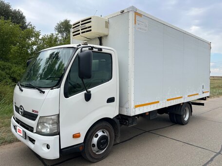 2013 Hino Series 300 (Dutro), белый, 1600000 рублей, вид 2