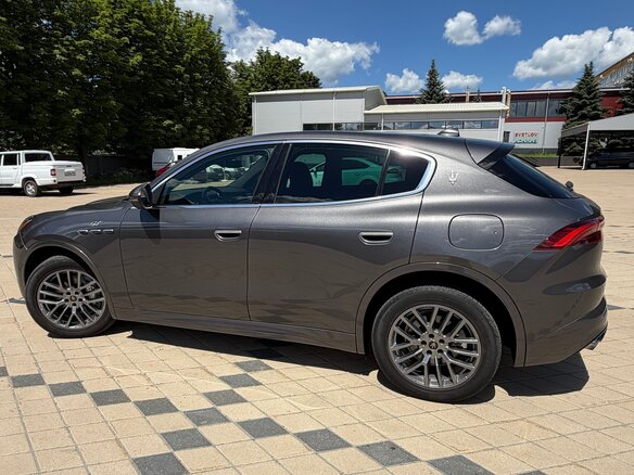 2023 Maserati Grecale GT, серый, 6970000 рублей - вид 11