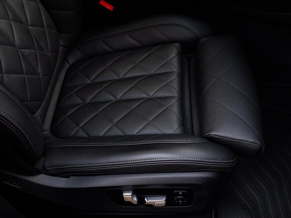 2023 BMW X6 40i III (G06) Рестайлинг, чёрный, 10999000 рублей - вид 29