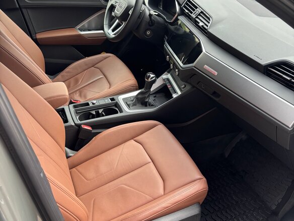 2022 Audi Q3 45 TFSI II (F3), серебристый, 3950000 рублей - вид 3