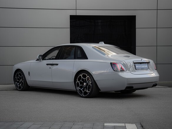 2026 Rolls-Royce Ghost Black Badge II Рестайлинг (Series II), серый, 60400000 рублей - вид 13